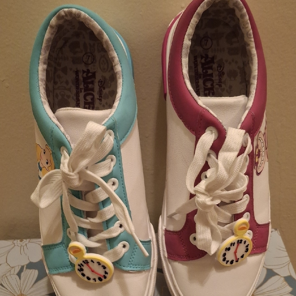 Colorful Lace-Up Shoes - Picture 5 of 8